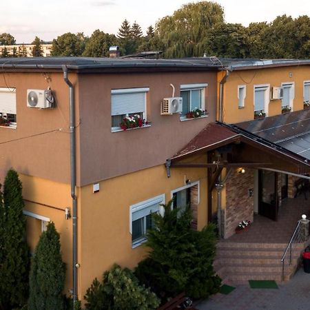 Hotel Tranzit Odorheiu Secuiesc Exterior photo