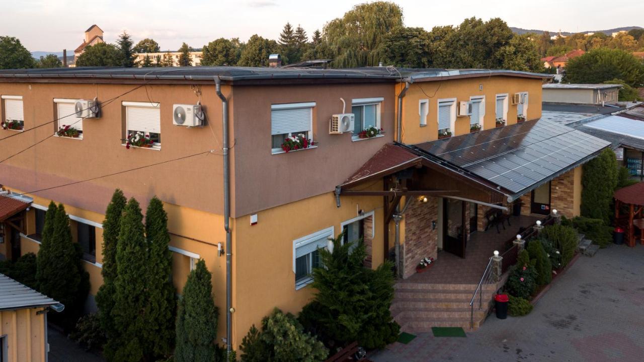 Hotel Tranzit Odorheiu Secuiesc Exterior photo